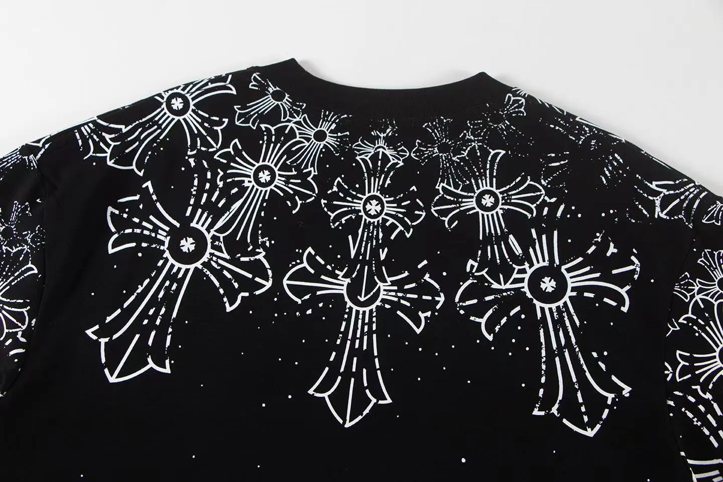 🅿️150 Style: 2025 new Croix Heart short-sleeved T-shirt Material: High version 300g double yarn combed cotton Size: S～XL Color: Black Style number: Z026